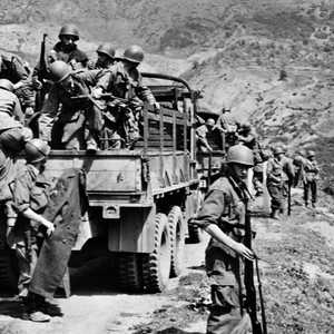 استمرت حرب التحرير الجزائرية نحو 6 سنوات.