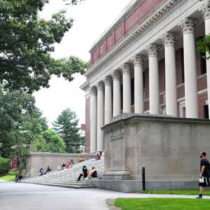 هارفرد تعتبر من بين أرقى الجامعات الأميركية