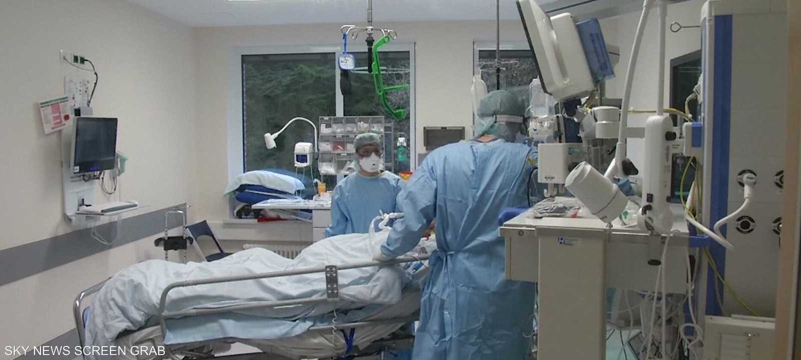 أوميكرون يجتاح العالم