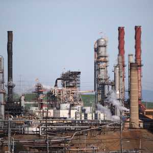 متحور أوميكرون أضعف آمال التعافي الاقتصادي