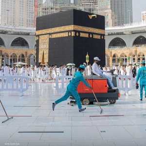السلطات السعودية أعادت التباعد الجسدي إلى الحرمين