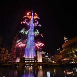 برج خليفة في دبي تزين بالألعاب النارية.