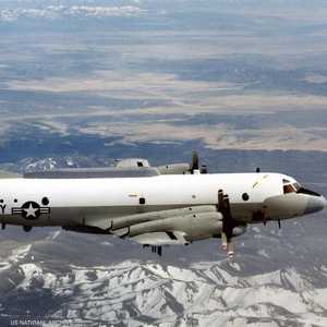 طائرة من طراز Lockheed EP-3E Aries II