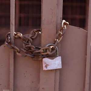 أحد مراكز الاقتراع التي أغلقت في موعد الانتخابات