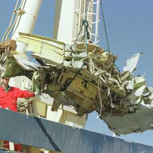 الطائرة سقطت عام 2004