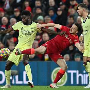 تأجيل مباراة ليفربول وأرسنال