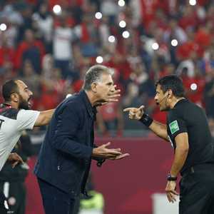 أعلن كيروش رغبته بالاعتزال