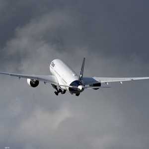 طائرات تملأ سماء أوروبا