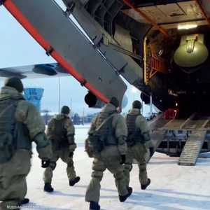 قوات روسية متجهة إلى كازاخستان