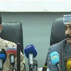 محافظ شبوة (يمين) وتركي المالكي في المؤتمر الصحفي.