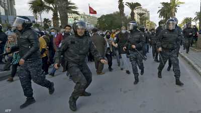 الداخلية: متظاهرون حاولوا اقتحام الحواجز الأمنية وسط تونس