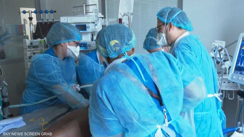 أطباء يقومون بأول عملية زرع خلايا جذعية بشرية في النخاع