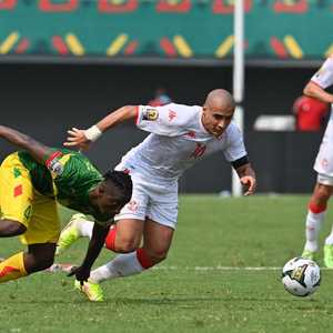 نجم المنتخب التونسي وهبي خزري