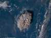 بركان هونغا تونغا يثور ويتسبب بزلزال قوته 5.8 وبتسونامي