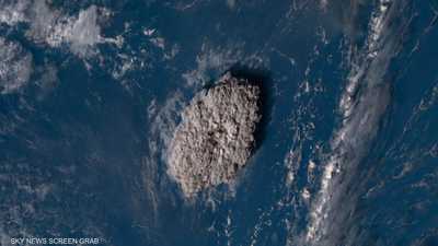 بركان هونغا تونغا يثور ويتسبب بزلزال قوته 5.8 وبتسونامي