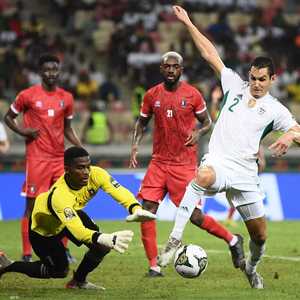 حارس غينيا الاستوائية ينقذ مرماه أمام عيسى ماندي