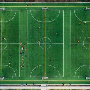 أرشيفية.. كرة القدم اللعبة الأكثر شعبية في العالم