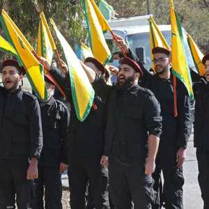 أفراد من حزب الله خلال استعراض عسكري - أرشيفية