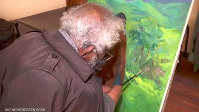 فنان من ذوي الهمم يلهم الإثيوبيين برسم الطبيعة