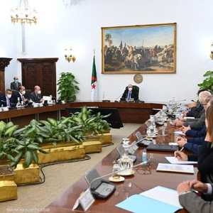 جاءت القرارات بعد الاجتماع الاستثنائي الذي ترأسه اليوم تبون