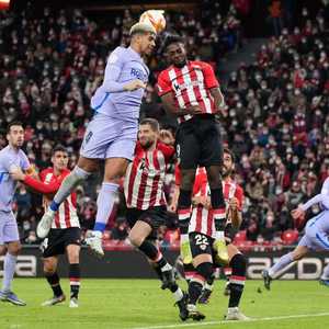 جانب من المباراة بين أتلتيك بلباو وبرشلونة.