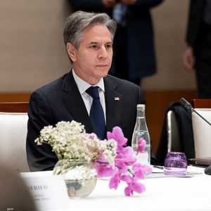 أنتوني بلينكن خلال اجتماعه مع سيرغي لافروف