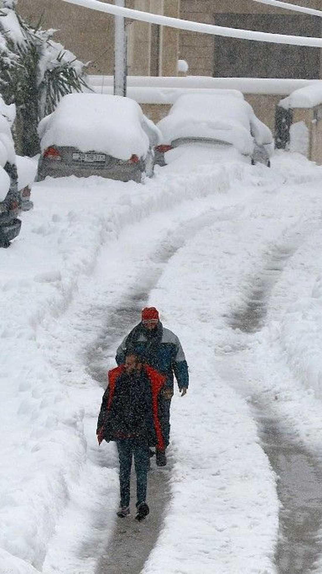 الثلوج كست العاصمة الأردنية