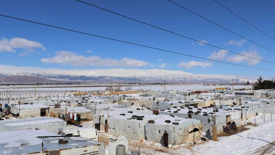 الثلوج في مخيمات النازحين بمناطق شمال غربي سوريا جراء عاصفة ثلجية وأمطار غزيرة شهدتها البلاد.