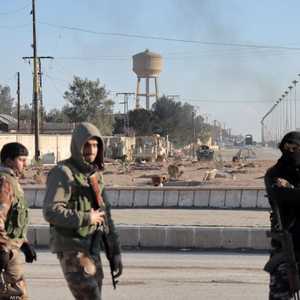 عناصر من قوات سوريا الديمقراطية في محيط سجن غويران