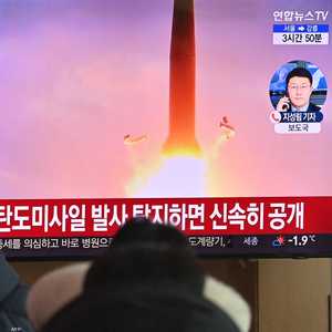 كوريا الشمالية أطلقت صاروخ هواسونغ-12 متوسط المدى