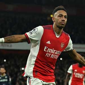 المهاجم الدولي الغابوني أوباميانغ.