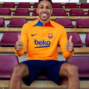 بيير-إيمريك أوباميانغ مهاجم منتخب الغابون