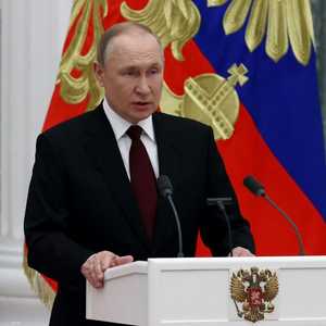 بوتن خلال مراسم تقليد الأوسمة الأربعاء