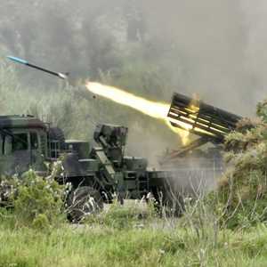 تايبيه اعتبرت الصفقة ردا على مواجهة توسع الصين العسكري.