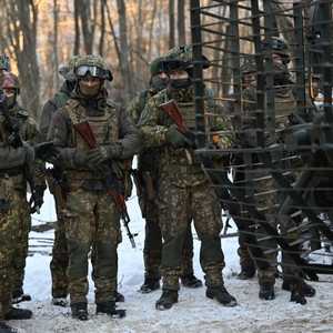 أوكرانيا أصبحت تدرب قوات شعبية على المواجهة