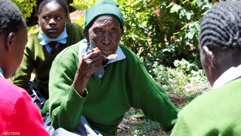 لتلحق بـ"حلم الطب".. كينية تعود للمدرسة في عمر الـ98 | سكاي نيوز عربية