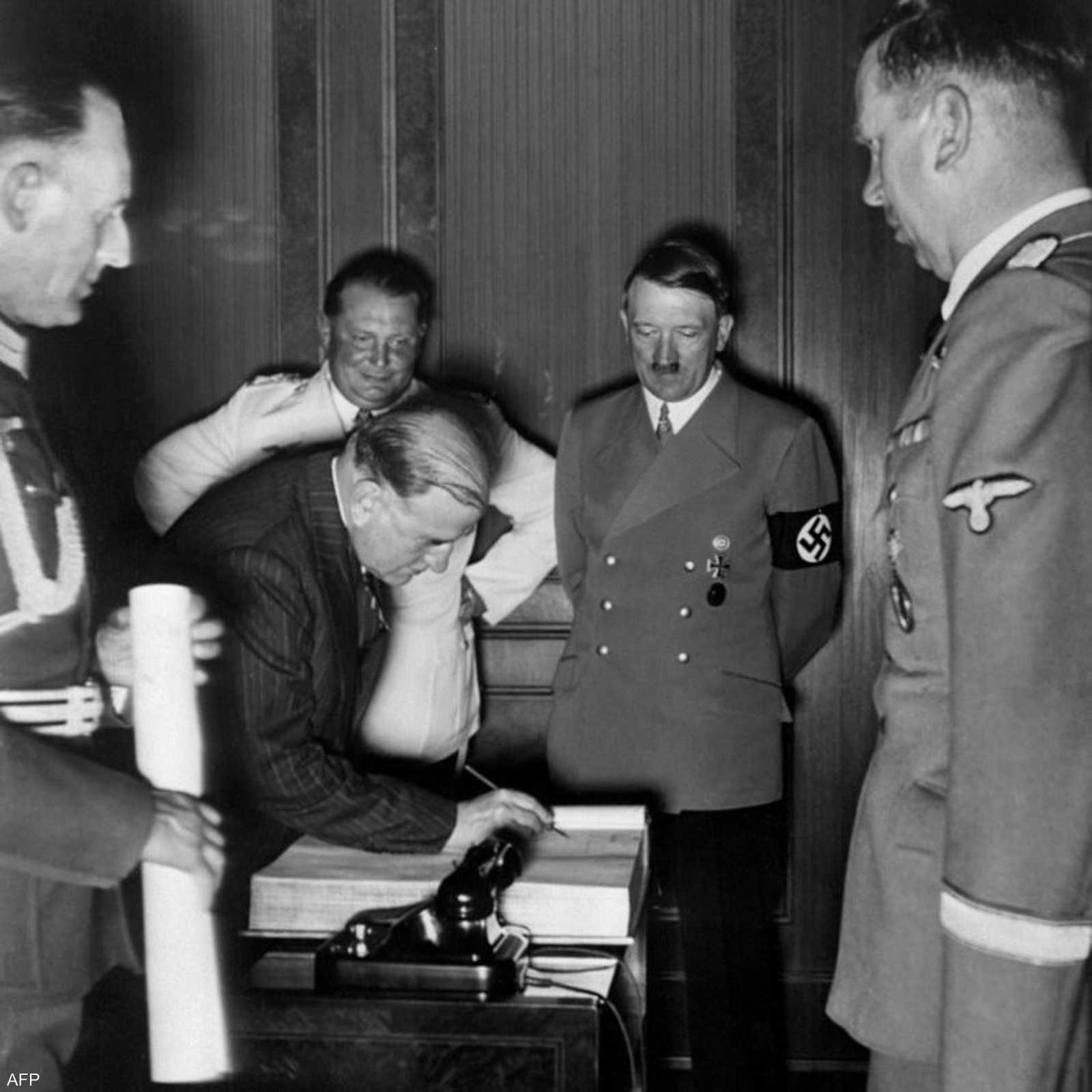 لحظة توقيع الحلفاء لمعاهدة ميونيخ