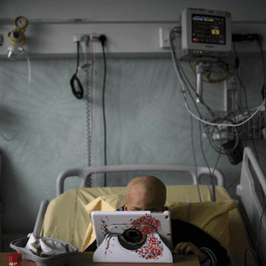 صورة أرشيفية لطفل مصاب بالسرطان