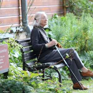 3 مؤشرات تظهر في منتصف العمر قد تدل على الإصابة بالخرف