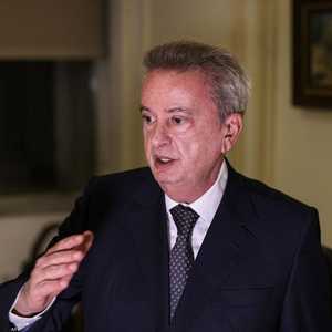 حاكم مصرف لبنان متهم بقضايا فساد داخليا وخارجيا.