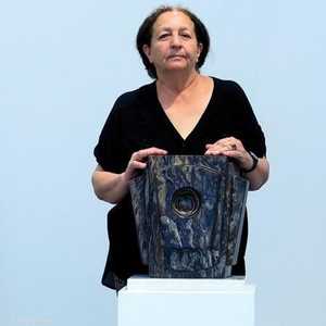 منى السعودي ولدت عام 1945