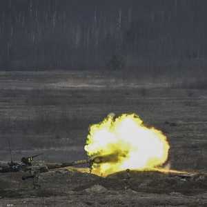 قوات حكومة كييف متهمة بقصف قرية بالمدفعية