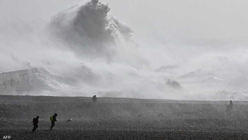 الرياح بلغت سرعتها ‭‭‬‬ حوالي 196 كيلومترا في الساعة