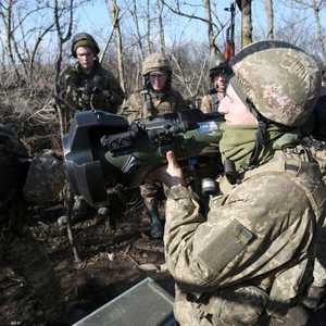 جنود أوكرانيون على الخطوط الأمامية في دونيتسك.
