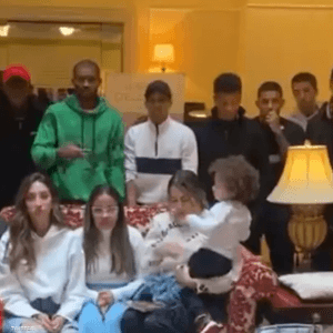 اللاعبون وأسرهم مقيمون في فندق بكييف