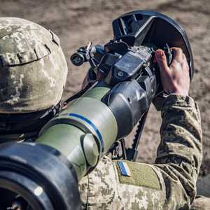 أحد عناصر القوات الأوكرانية