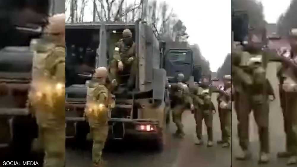 رتل عسكري شيشاني يستعد لدخول أوكرانيا