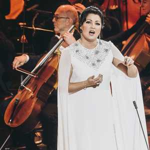 السوبرانو آنا نتريبكو قدمت أكثر من 192 حفلا في أوبرا نيويورك