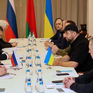 كيريف ظهر في صور الجولة الأولى من المفاوضات