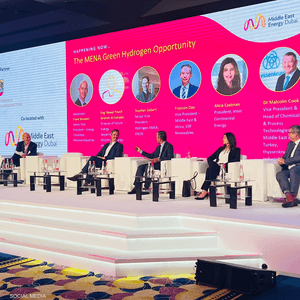 المعرض يشهد مشاركة واسعة